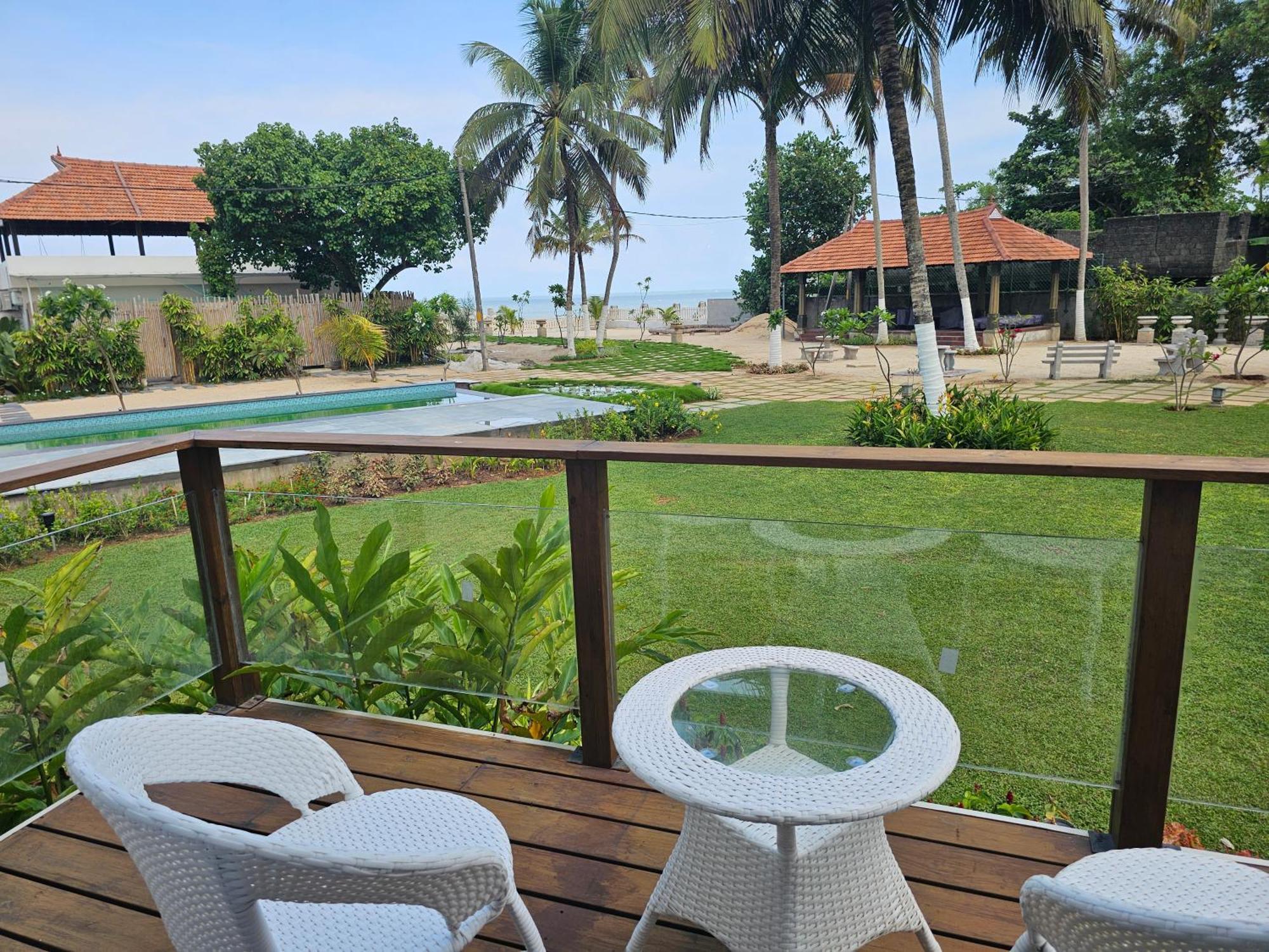 Ether Marari Beachfront Mararikulam Exterior photo